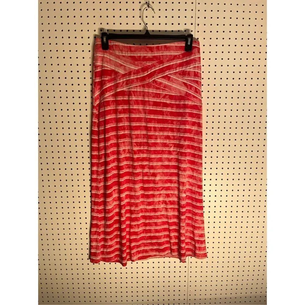 Live & let Live skirt